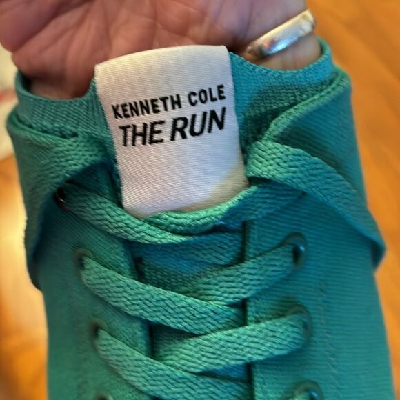 Kenneth Cole Size 9.5 Green Sneakers.  NWOT never worn - Picture 6 of 8